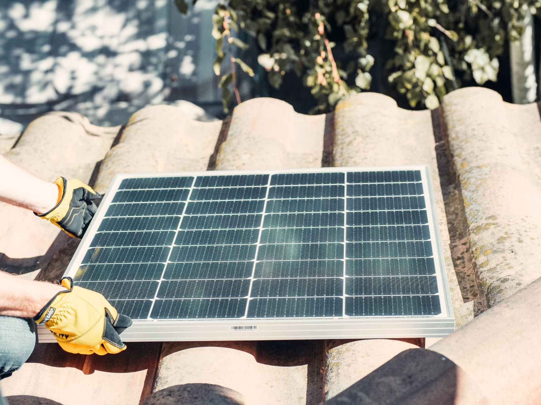 Installateur panneaux solaires équipe à Mamoudzou